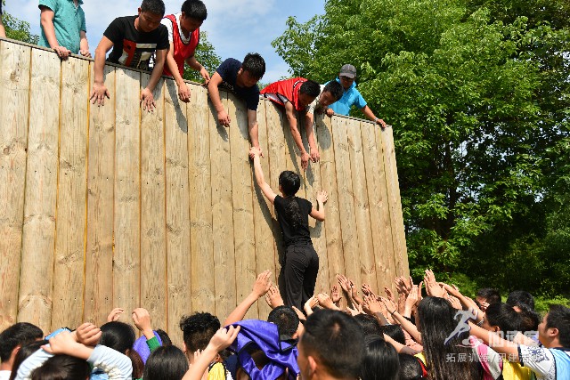 匯集富商貿(mào)2016年銷售精英夏季拓展訓練